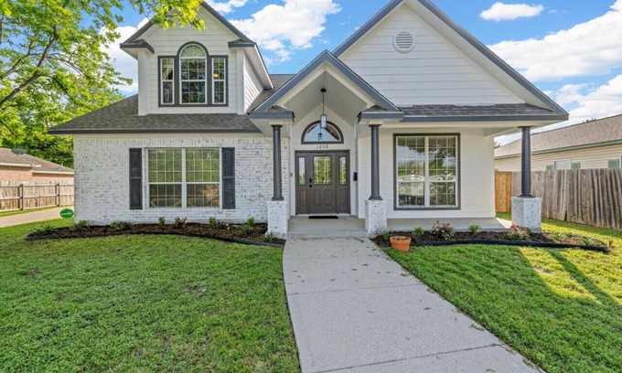 Waco Apartment | The Dolce House | Near Downtown | Silos and More