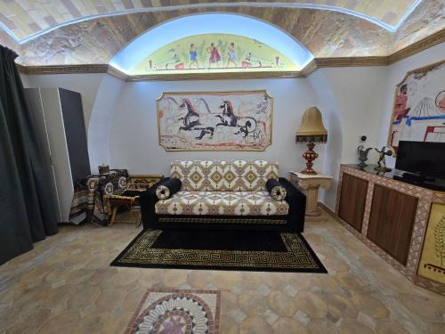Marsala House | The Etrurian Rapsody