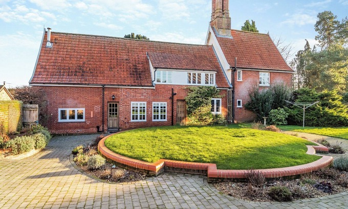 Banham Cottage | The Farmhouse - UK45894