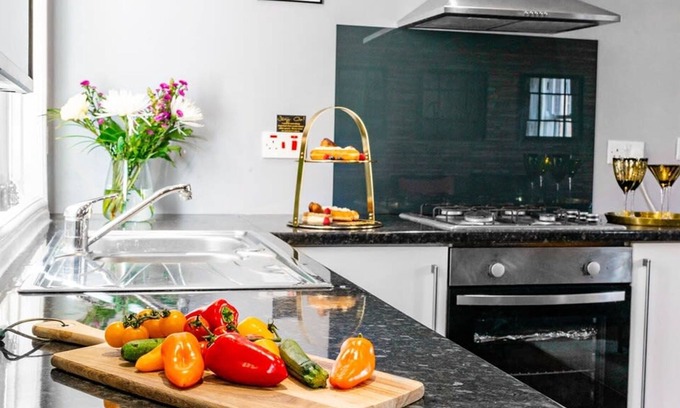 Chester Apartment | The Gathering Chester 4 Sleeps 14 Very Close to City Centre