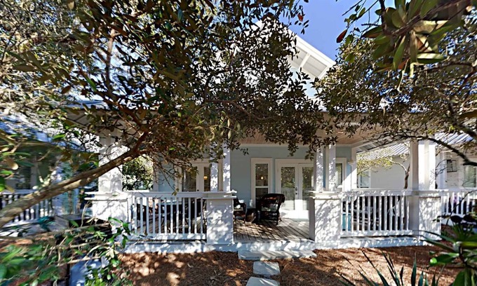 Seacrest Cottage | The Good Life - 85+ Top Ratings, Big Pool, Porch, 5 Min Walk to Beach, 4 Bikes