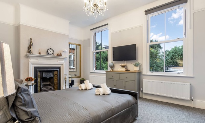 Edgware Apartment | The Grand Edwardian 3 Bedroom Apartment