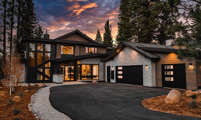 Ponderosa Palisades House | The Great Gaston *Private Hot Tub & Club Amenities