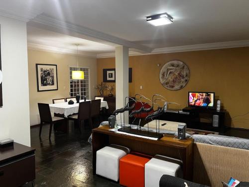 Campinas House | The grey house centrally located