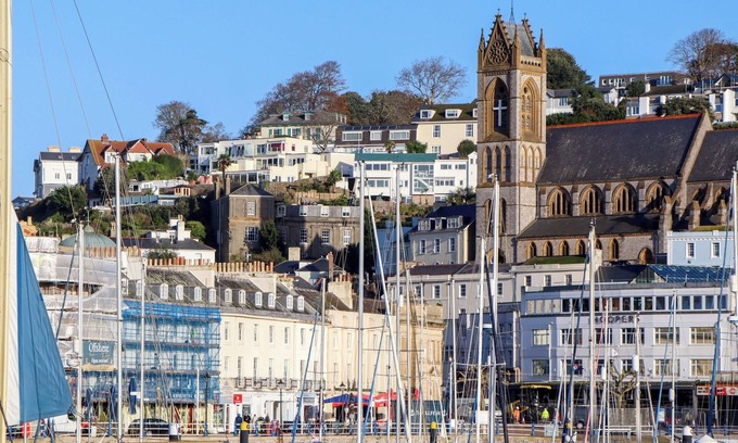 Torquay City Centre Cottage | The Grottoes