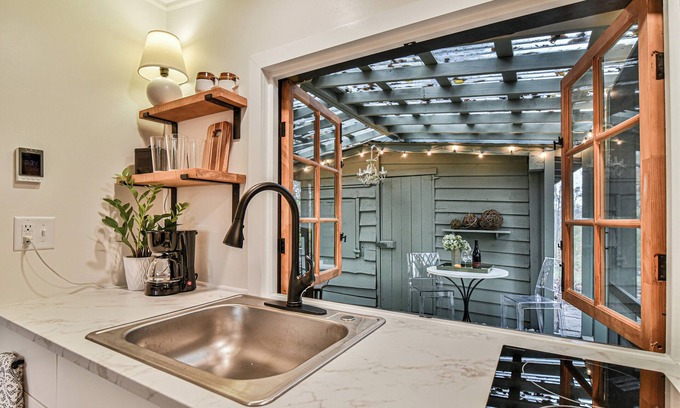 Hendersonville Cottage | The Haven: Mountaintop Cottage Retreat