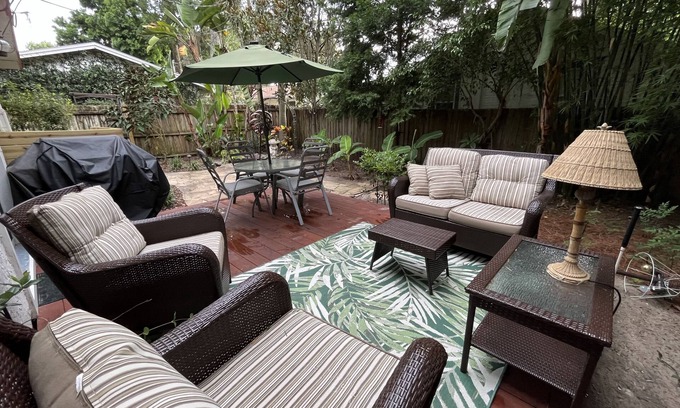 College Park Cottage | THE HIDEAWAY AT COLLEGE PARK