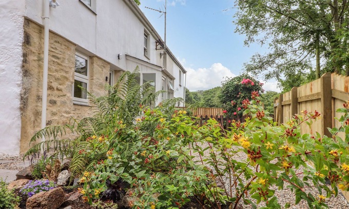 Chacewater Cottage | THE HIDEAWAY, romantic, country holiday cottage in Chacewater