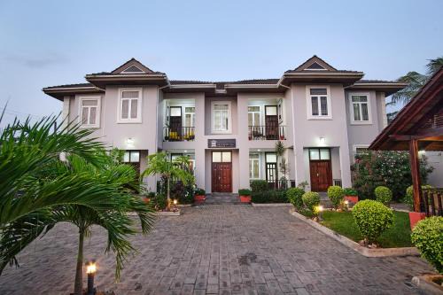 Accra Hotel | The Highbridge Guest Lodge