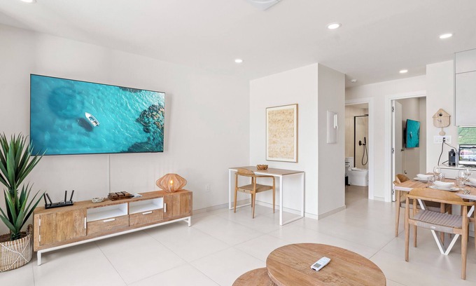 Simpson Bay Apartment | The Hills Residence