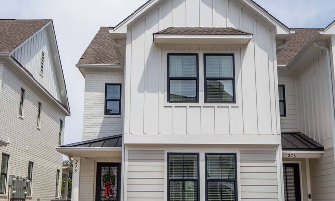 Oxford House | The Huddle on Hydrangea