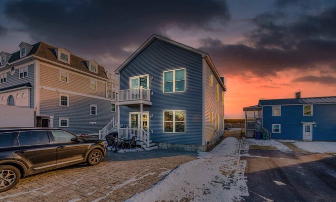 Byfield House | The Island Escape | Steps to Beach | Updated