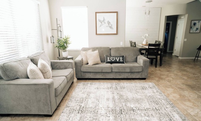 Turlock House | The Ivory House - Spacious Modern Home