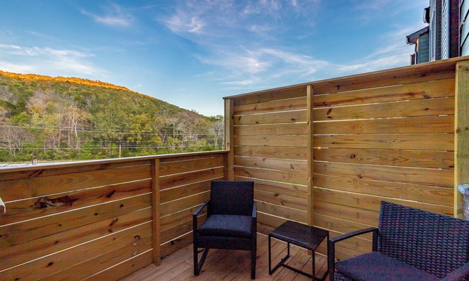 Lookout Valley Neighborhood Association House | The Juniper - a PMI Scenic City Vacation Rental