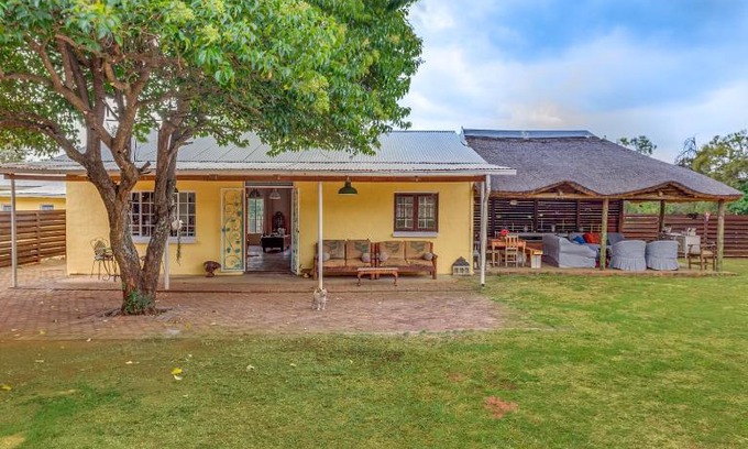 Magaliesberg House | THE LAZY LAPA