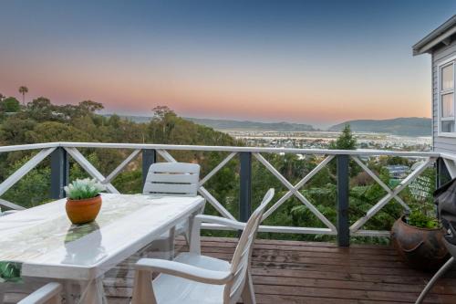 Knysna Apartment | The League - 6 sleeper, lagoon views, walk to town