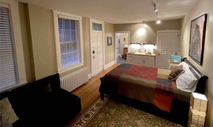 Lancaster Apartment | THE LIMÓNETTA - STUDIO IN HISTORIC LANCASTER