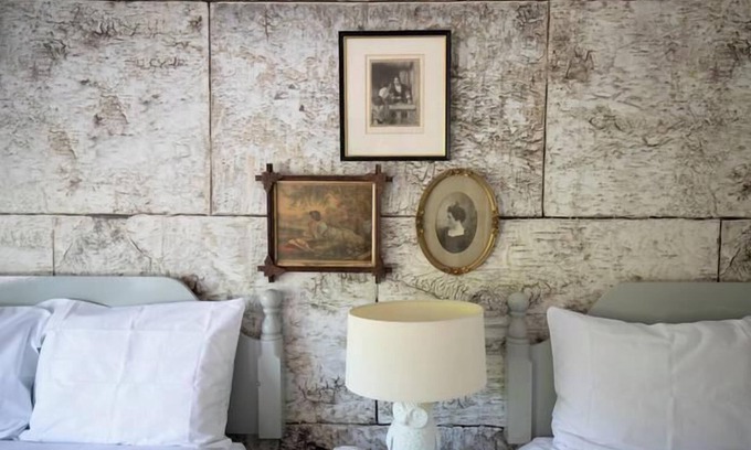Glendale Hotel | The Little Lion