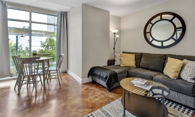 Downtown Austin Apartment | The Littlefields by Lodgewell | Downtown Chic | A7