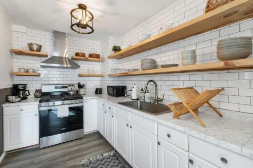 Hampton Apartment | The Lobster Claw - Perfect Location Near Beach & Boardwalk