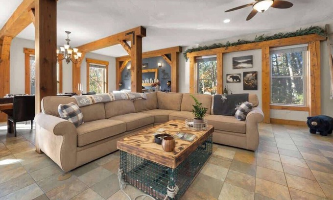 Ellsworth House | The Lodge at Branch Pond