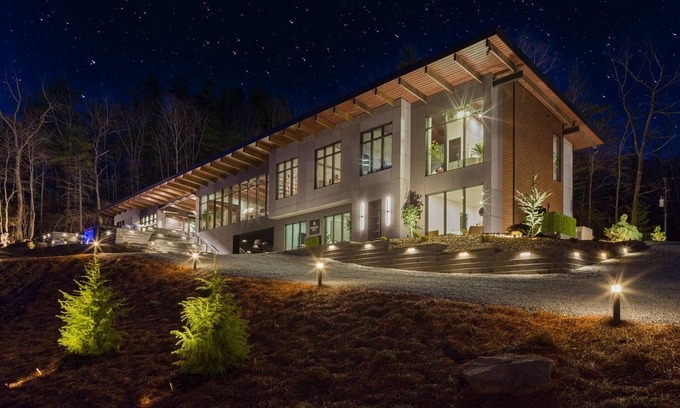 Chatsworth House | The Lodge at Pinhoti Peak - Modern Mountain Cabin