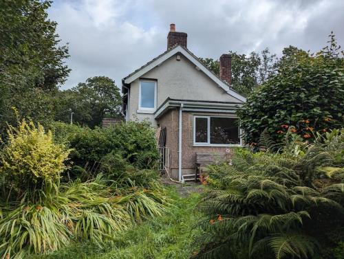 Birchgrove Apartment | The Lodge - Built in the 1850s