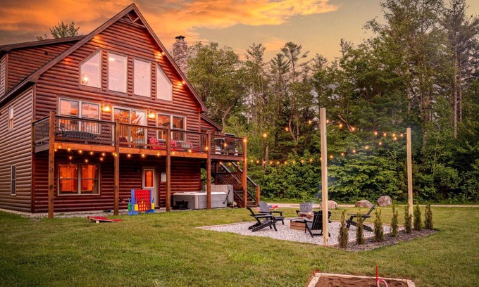 Sunday River Area Ski Chalet | The Lone Star- Hot Tub, AC, Pool Table