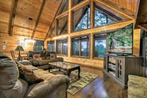 Cherry Log House | The Lst Shepherd - Game Nights, Hot Tub Soaks & Outdoor Fireside TV