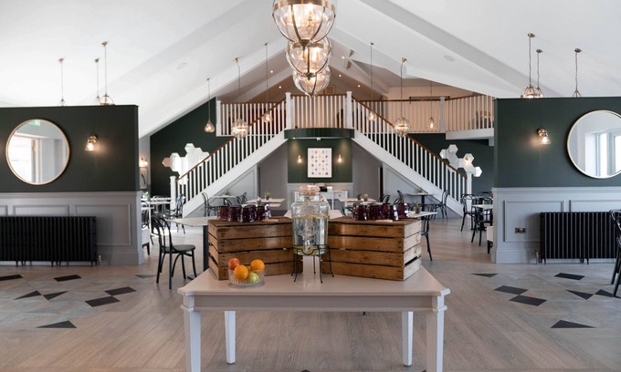 Chittlehamholt Cabin | The Mole Resort that sleeps 6 guests in 3 bedrooms