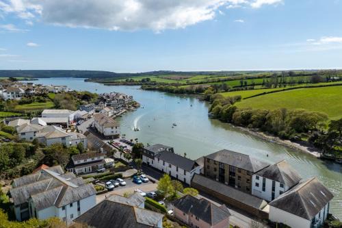 Kingsbridge House | The Moorings