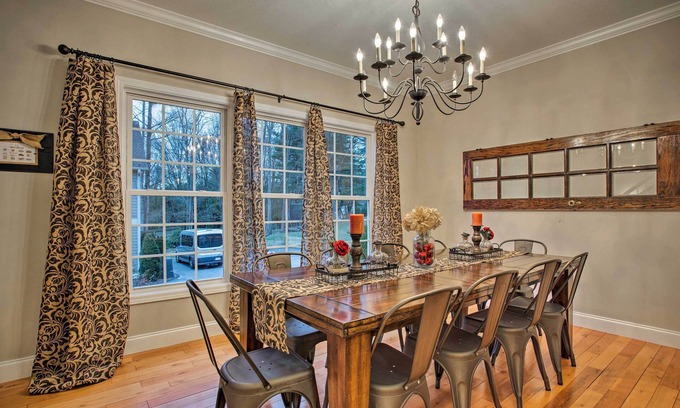 Royal Pines House | THE NEST Spacious 5-bedroom House in Excellent Asheville Location with Game Room