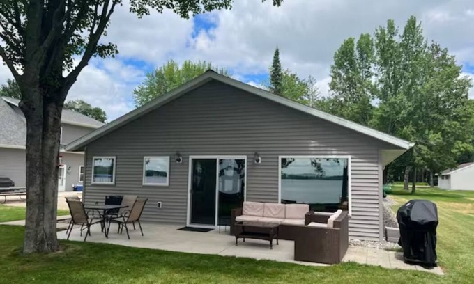 Wauksaukee House | The Noquebay Hideaway