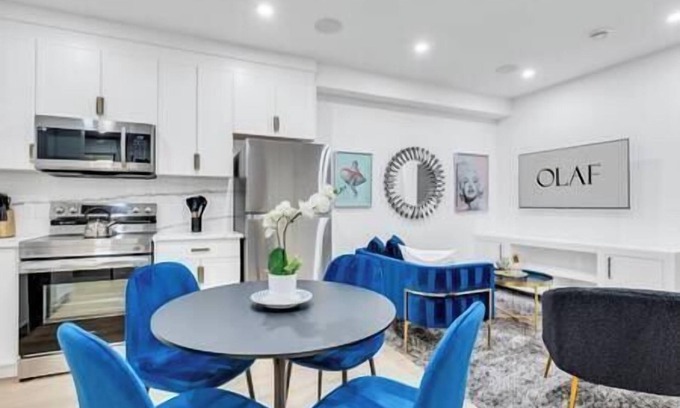 Killarney House | The Olaf in Trendy Killarney - Close to Everything