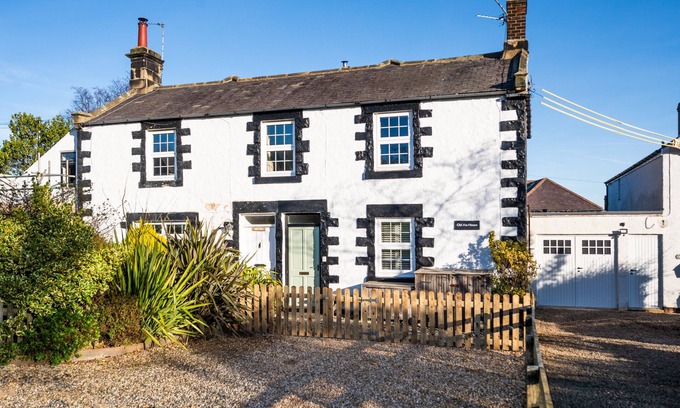 Dunstan House | The Old Ale House - Two Bedroom House, Sleeps 5