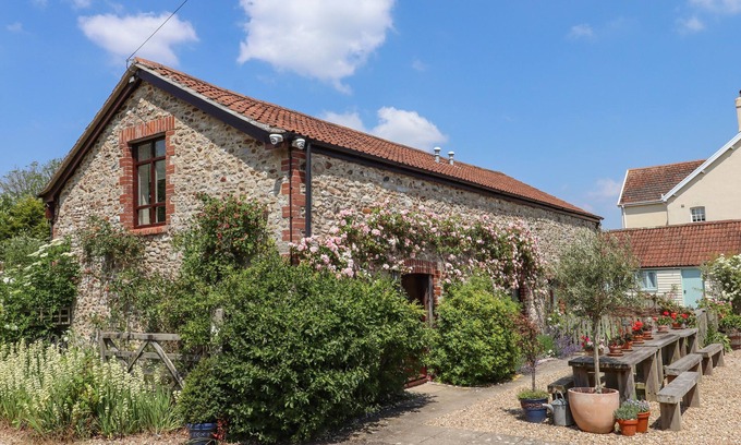 Colyton Cottage | THE OLD BARN, pet friendly, with open fire in Colyton