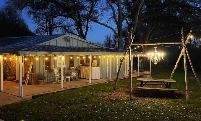 Brenham House | The Old Dairy – A Historic Brenham Getaway