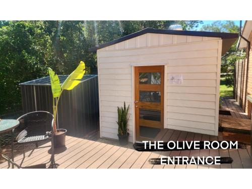 Eagle Heights Hotel | The Olive Room on Gallery Walk