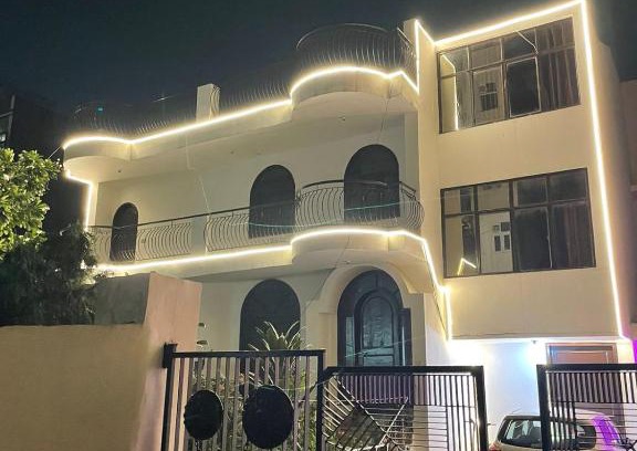 Chhatarpur House | The Own Stay