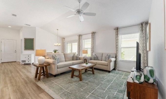 Okahumpka House | The Palm Tree Pad - 3/2 Home