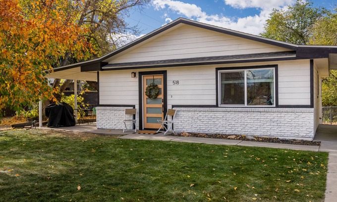 Montrose House | The Pathside Cottage
