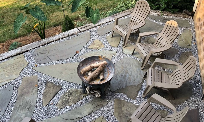 Lebanon Apartment | The Pet Friendly Hillside Hideaway