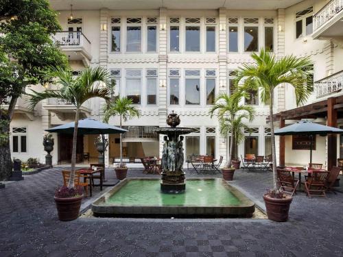 Central Yogyakarta Hotel | The Phoenix Hotel Yogyakarta - Handwritten Collection