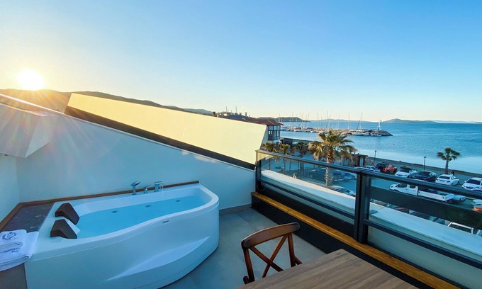 Iskele Mahallesi House | THE PİER OF URLA