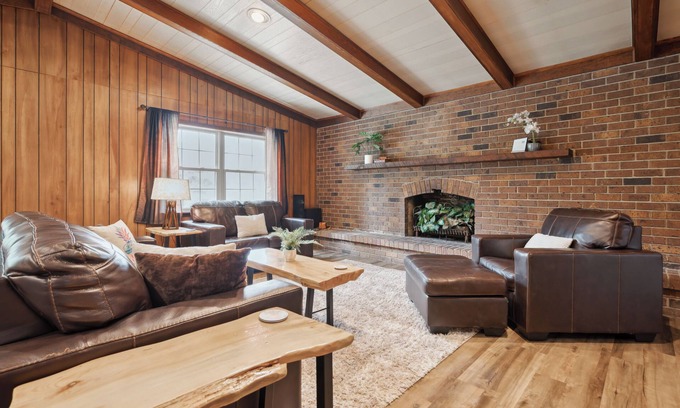 Garden City House | The Pineapple House with Pool and Guest House