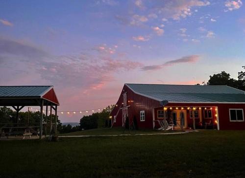 Eureka Springs Apartment | The Presidential Barndominium in the Stable at Bear Mountain