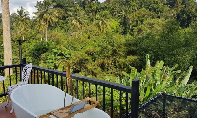 Chong Resort | The Pubpa Backyard