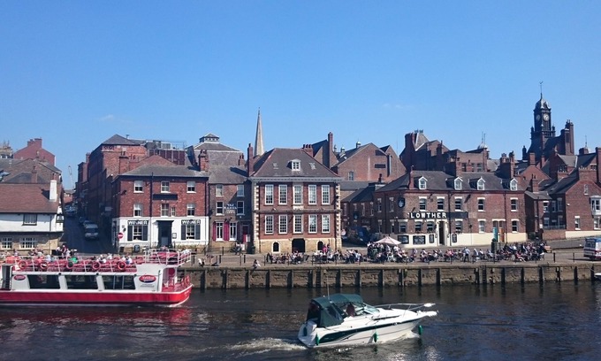 York Hotel | The Queens Hotel & Victoria Cloisters