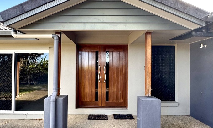 Mackay House | The Ranch - 4brm/3bth/AC/Pooln10 minutes from most everything