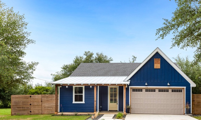 Lexington House | The Retreat Out East